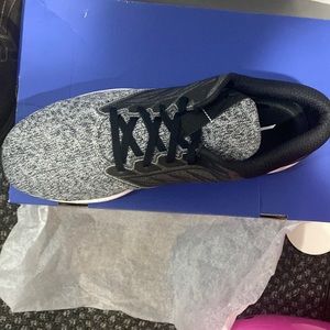 Mens NWT Mizuno Wave Polaris